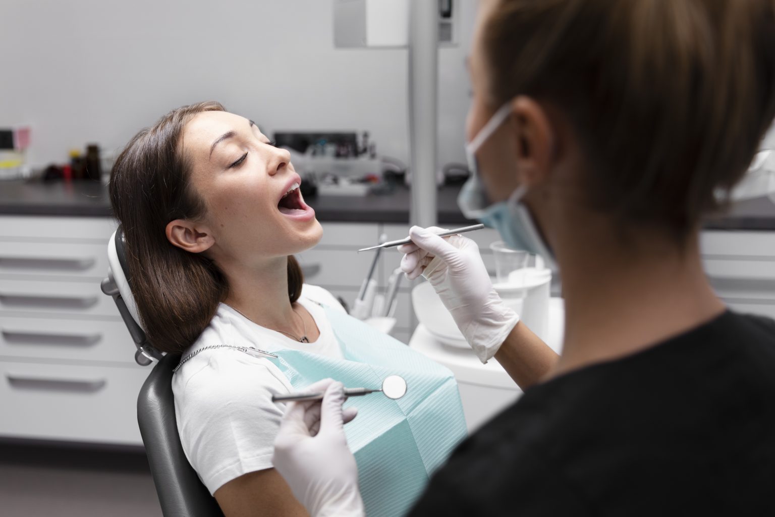 Zahnarzt Shwehdy Attendorn Implantologie Dentist Gesunde Zähne zahnarztpraxis Karies Paradontose prophylaxe